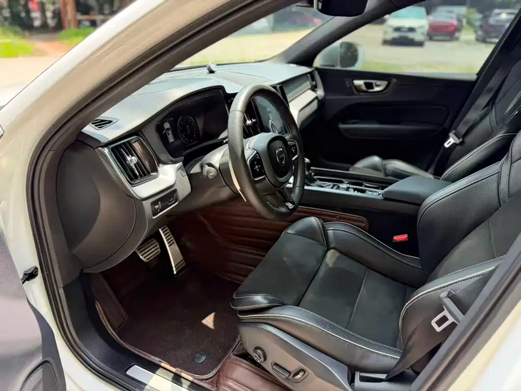 Volvo XC60 T5 4 WD Smart Grace Sport