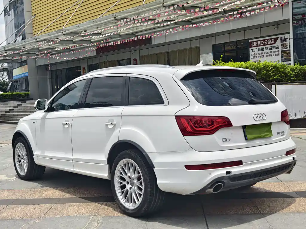 Audi Q7 奥迪Q7 2011款 3.0 TFSI 进取型(200 kW)