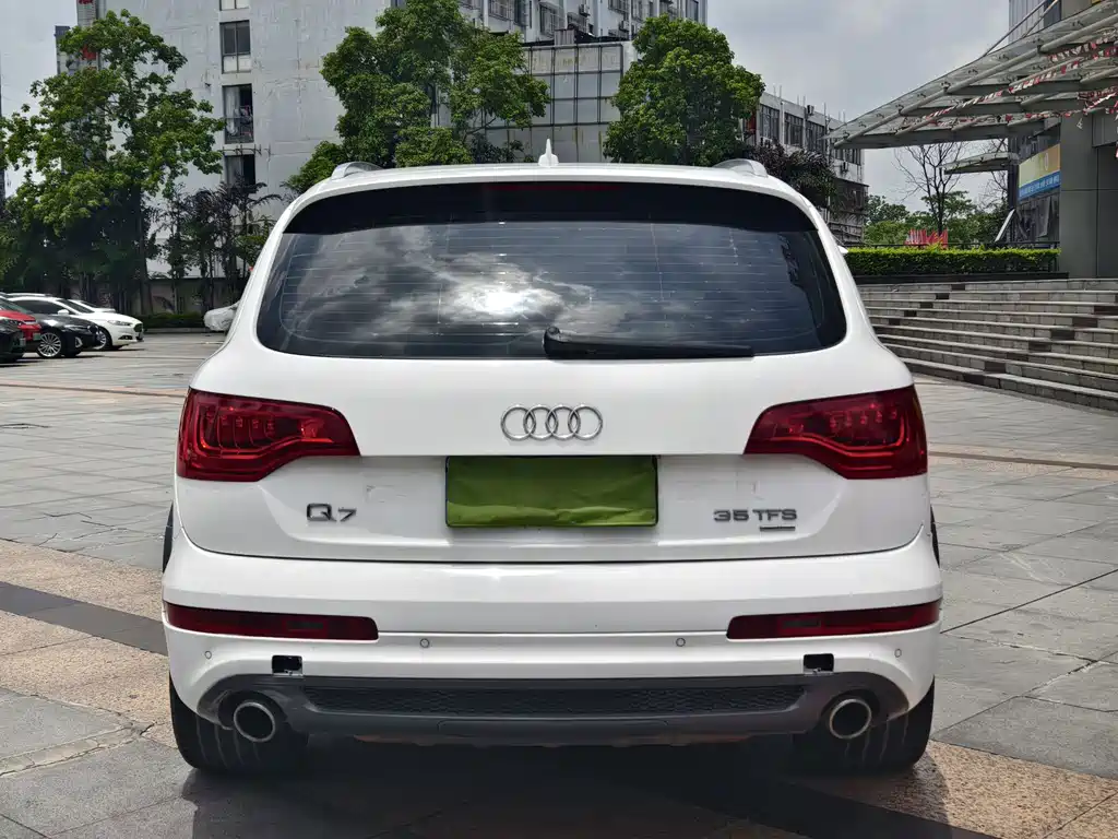 Audi Q7 奥迪Q7 2011款 3.0 TFSI 进取型(200 kW)