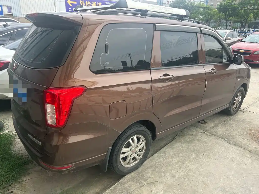 Wuling Hongguang 1.5 L S Standard CN-VI LAR