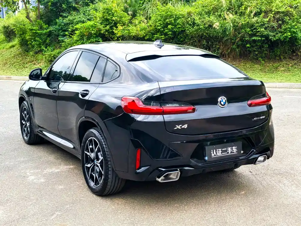 BMW X4 xDrive 25 i M Sport Package