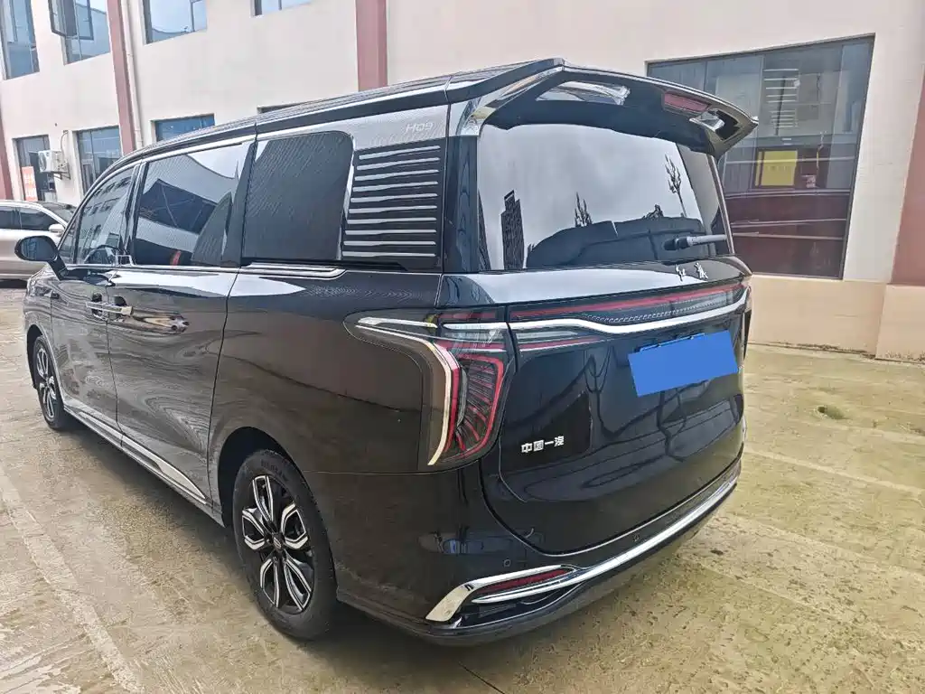 Hongqi HQ9 2.0 T Connected Flagship Charm