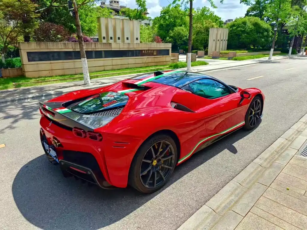 SF90 3.9 T V8 Stradale