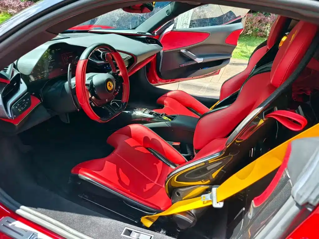 SF90 3.9 T V8 Stradale