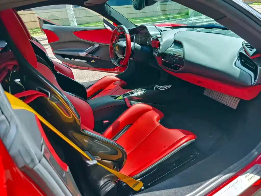 SF90 3.9 T V8 Stradale