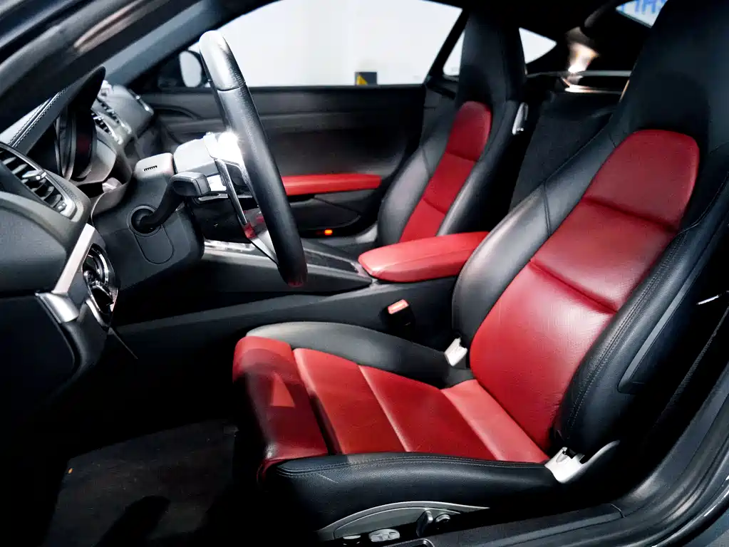 Porsche 718 Cayman 2.0 T