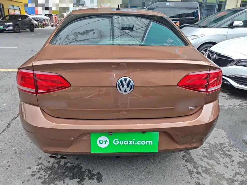 Lamando 230 TSI DSG Style