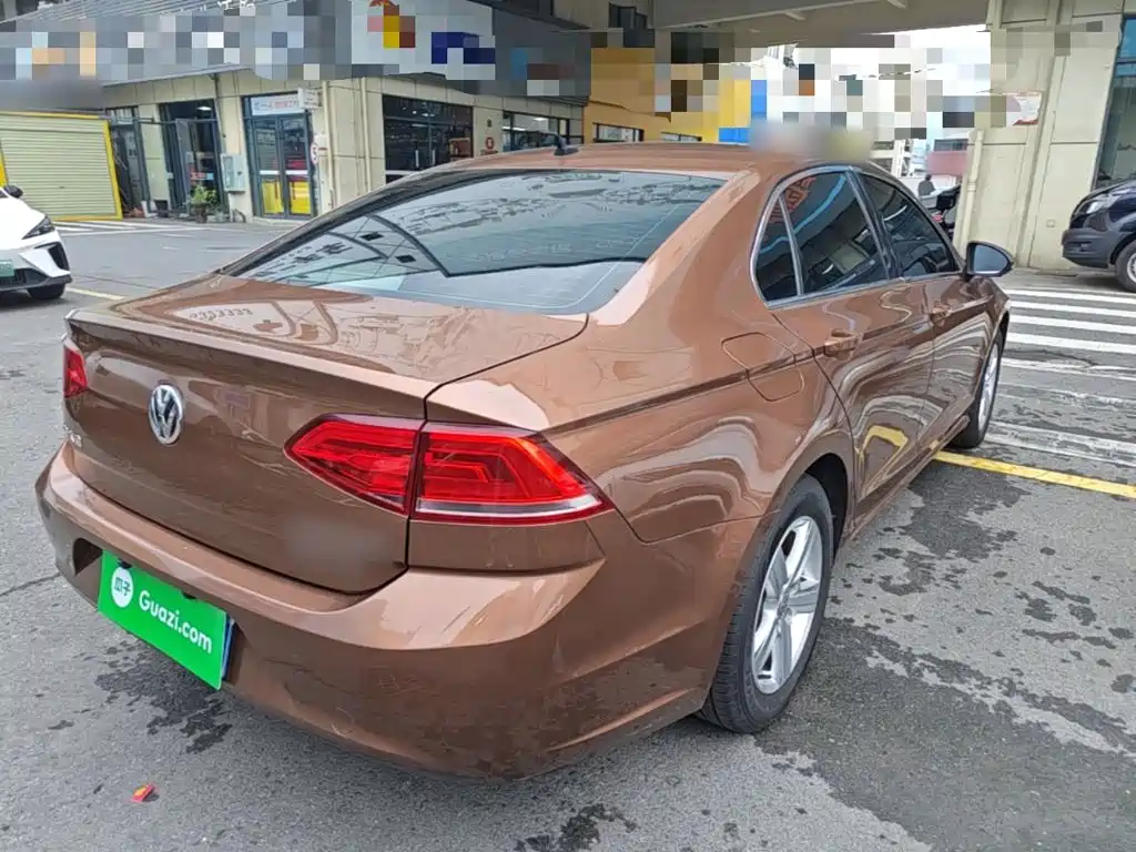 Lamando 230 TSI DSG Style
