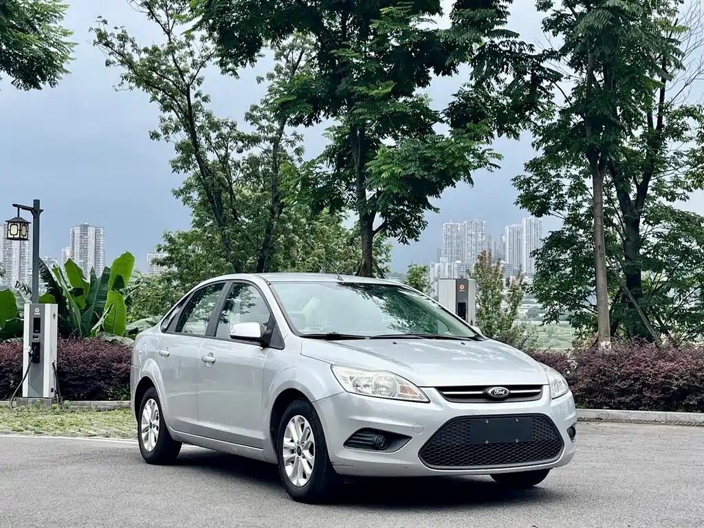 Focus Sedan Classic 1.8 L Manual Basic