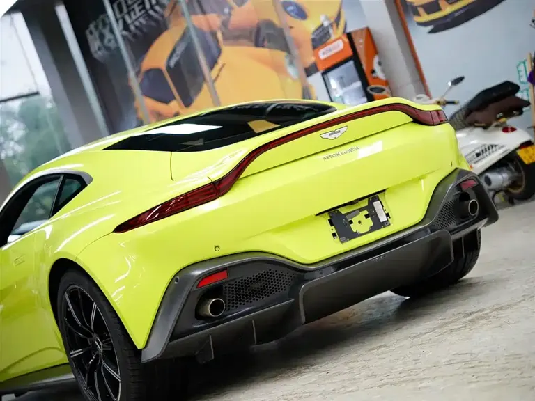 Aston Martin V8 Vantage 4.0 T V8 Coupe