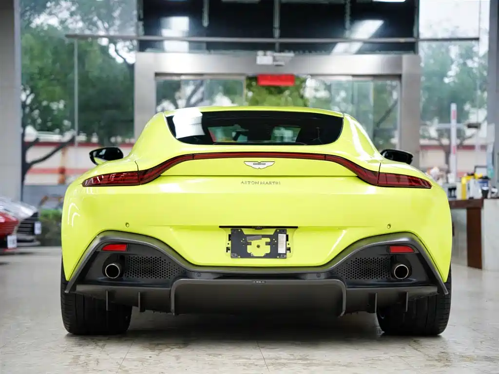 V8 Vantage 4.0 T V8 Coupe