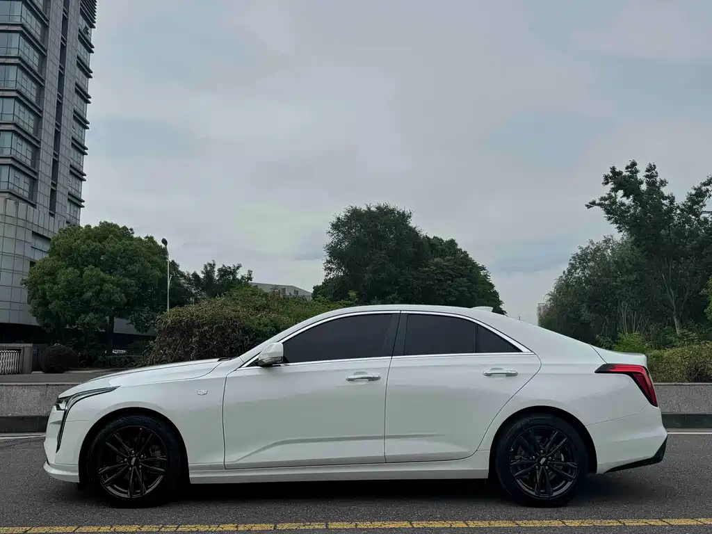 Cadillac CT4 28 T Luxury