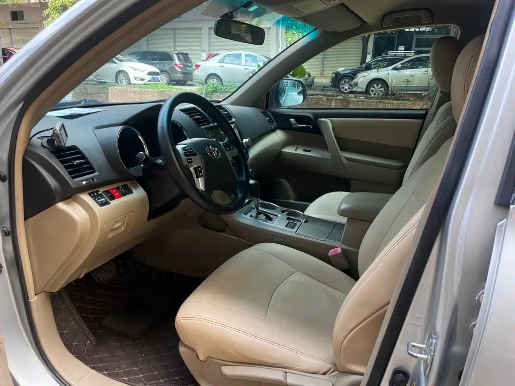 Highlander 2.7 L 2 WD 5-seat Elite