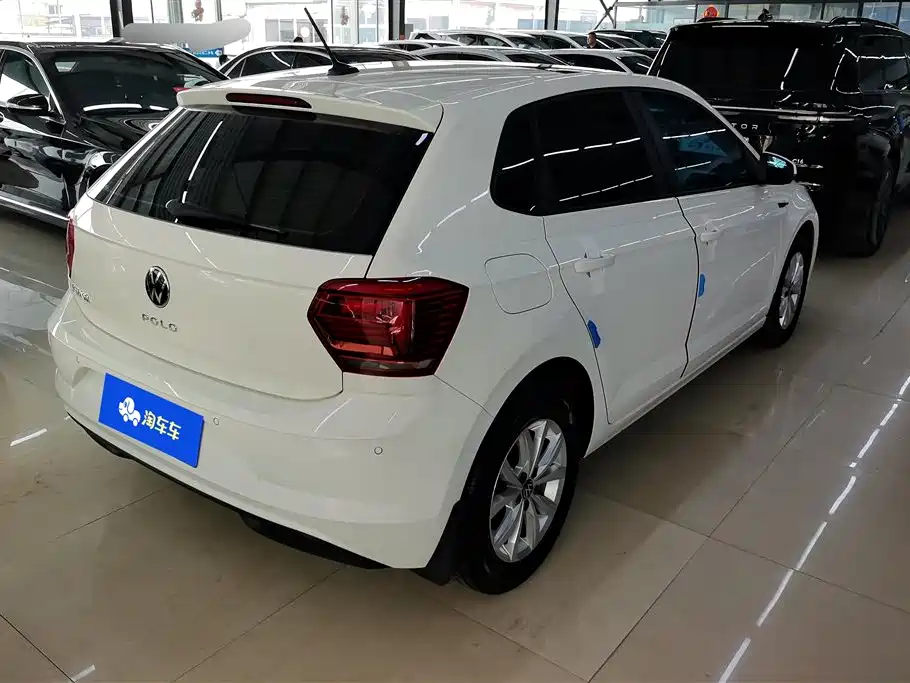 Polo Plus 1.5 L Auto Colorful Tech