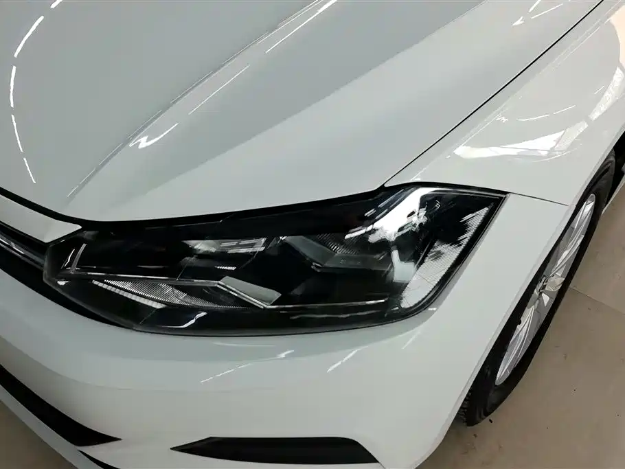 Polo Plus 1.5 L Auto Colorful Tech