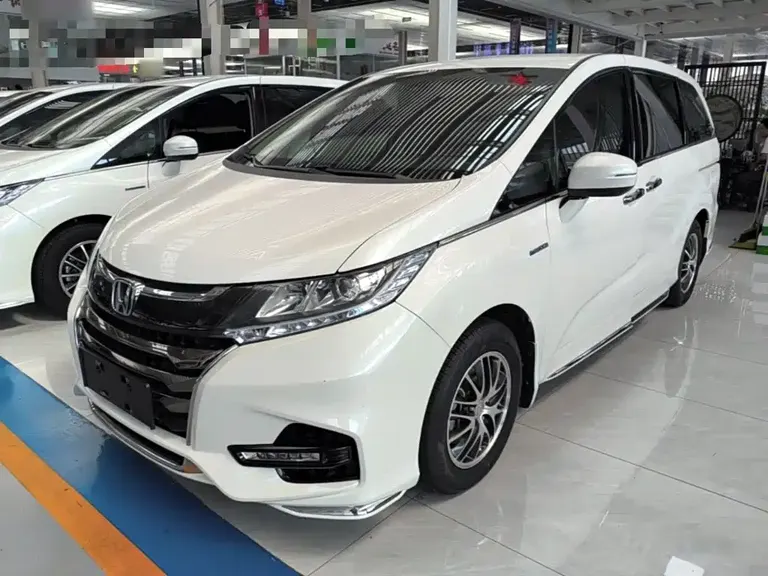 Honda Odyssey 2.0 L Sharp· Smooth Enjoyment
