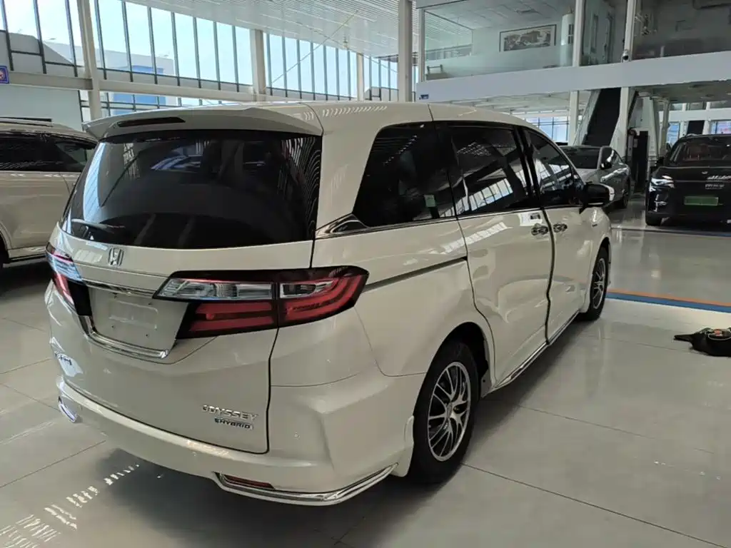 Odyssey 2.0 L Sharp· Smooth Enjoyment