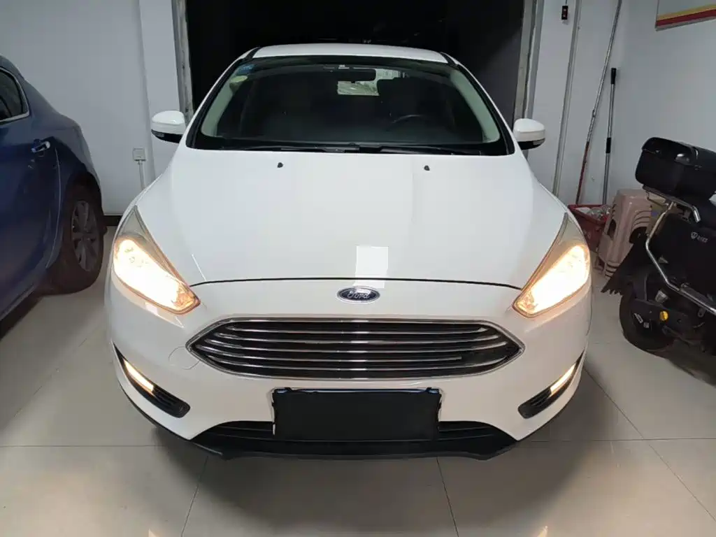 Focus Sedan 1.6 L Auto Comfort Smart Travel