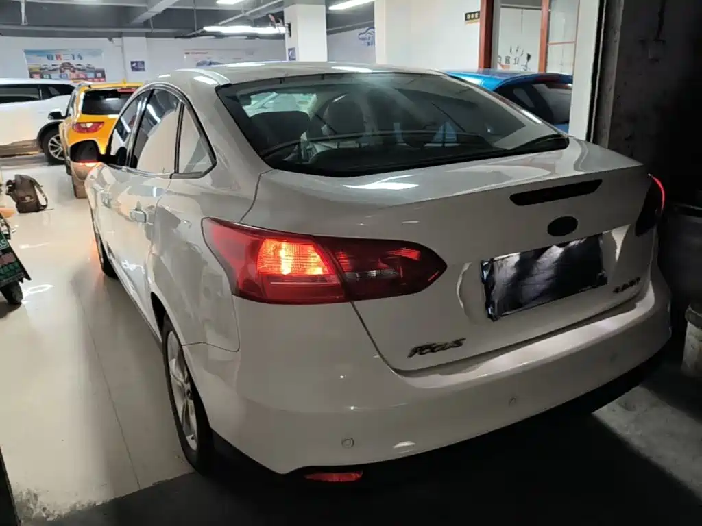 Focus Sedan 1.6 L Auto Comfort Smart Travel