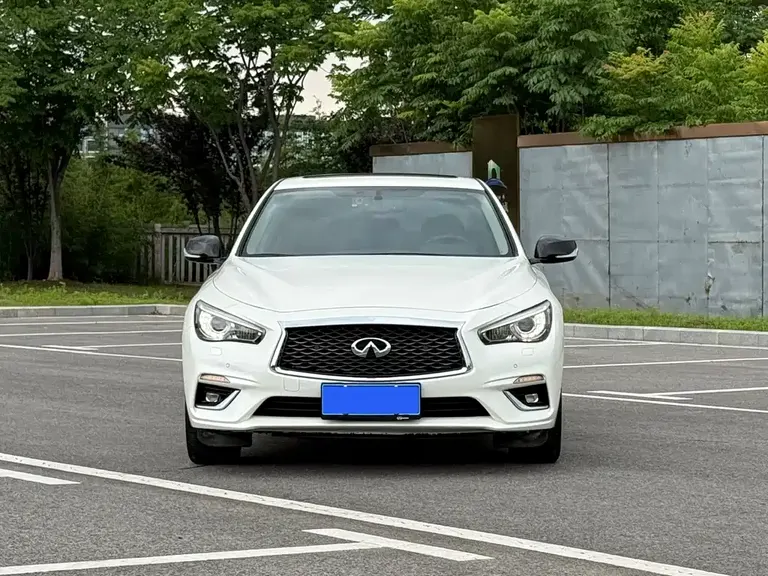 Infiniti Q50 L 2.0 T Comfort Enjoyment CN-VI