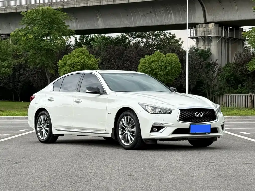 Infiniti Q50 L 2.0 T Comfort Enjoyment CN-VI