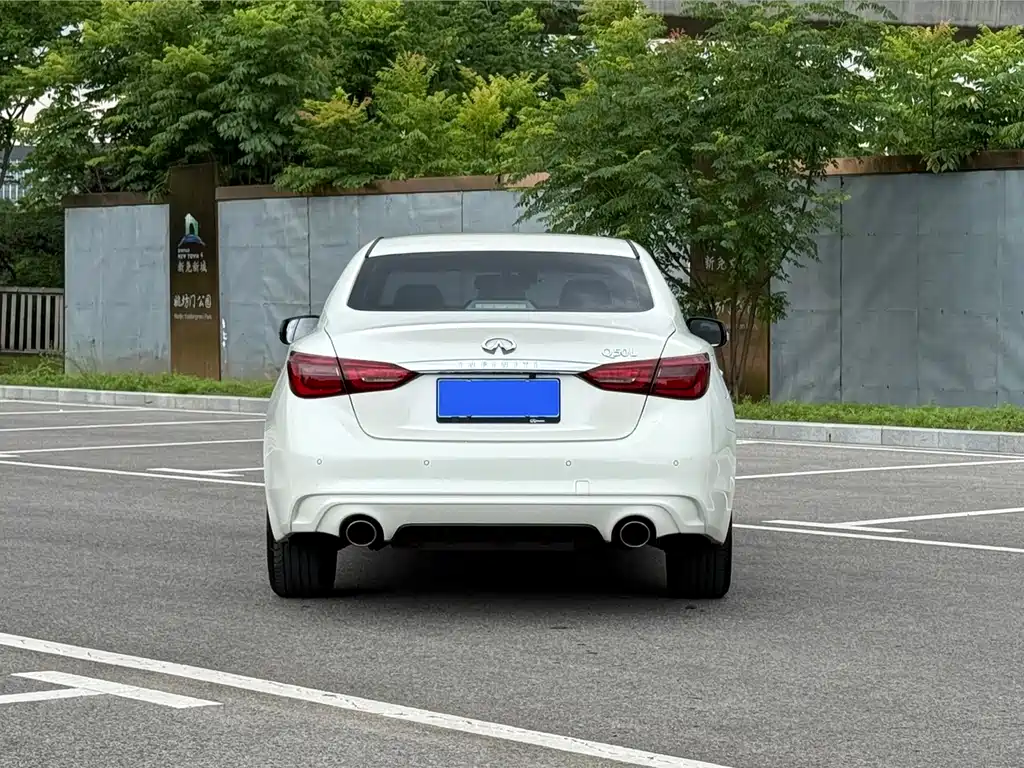 Infiniti Q50 L 2.0 T Comfort Enjoyment CN-VI