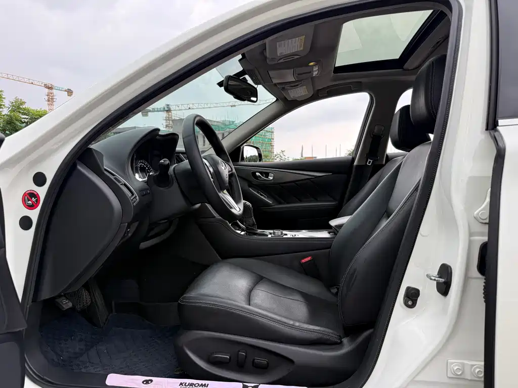 Infiniti Q50 L 2.0 T Comfort Enjoyment CN-VI
