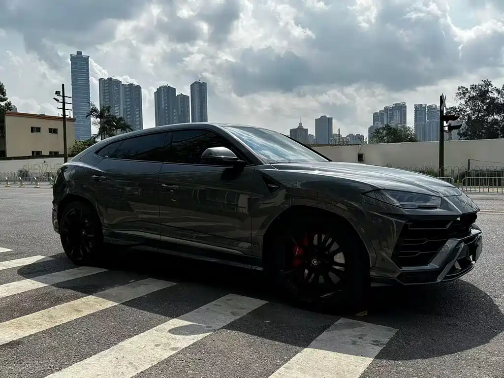 Urus 4.0 T V8