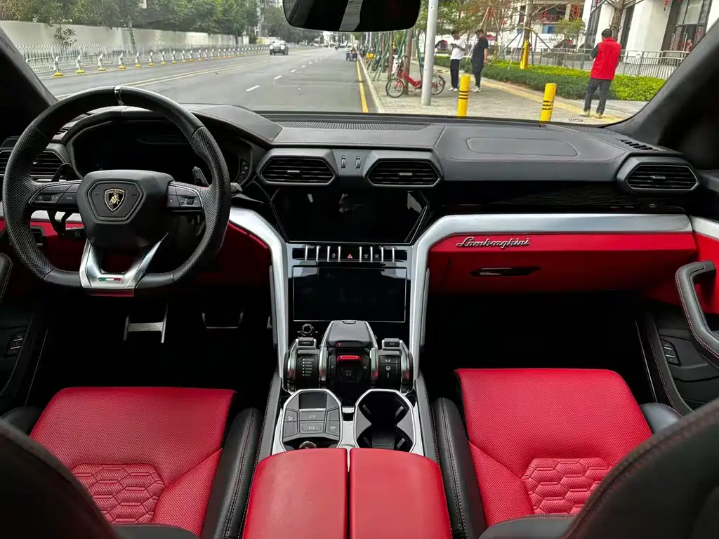 Urus 4.0 T V8