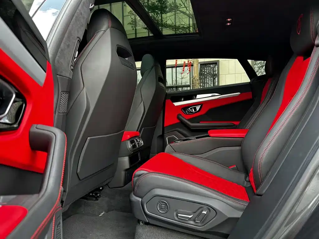 Urus 4.0 T V8