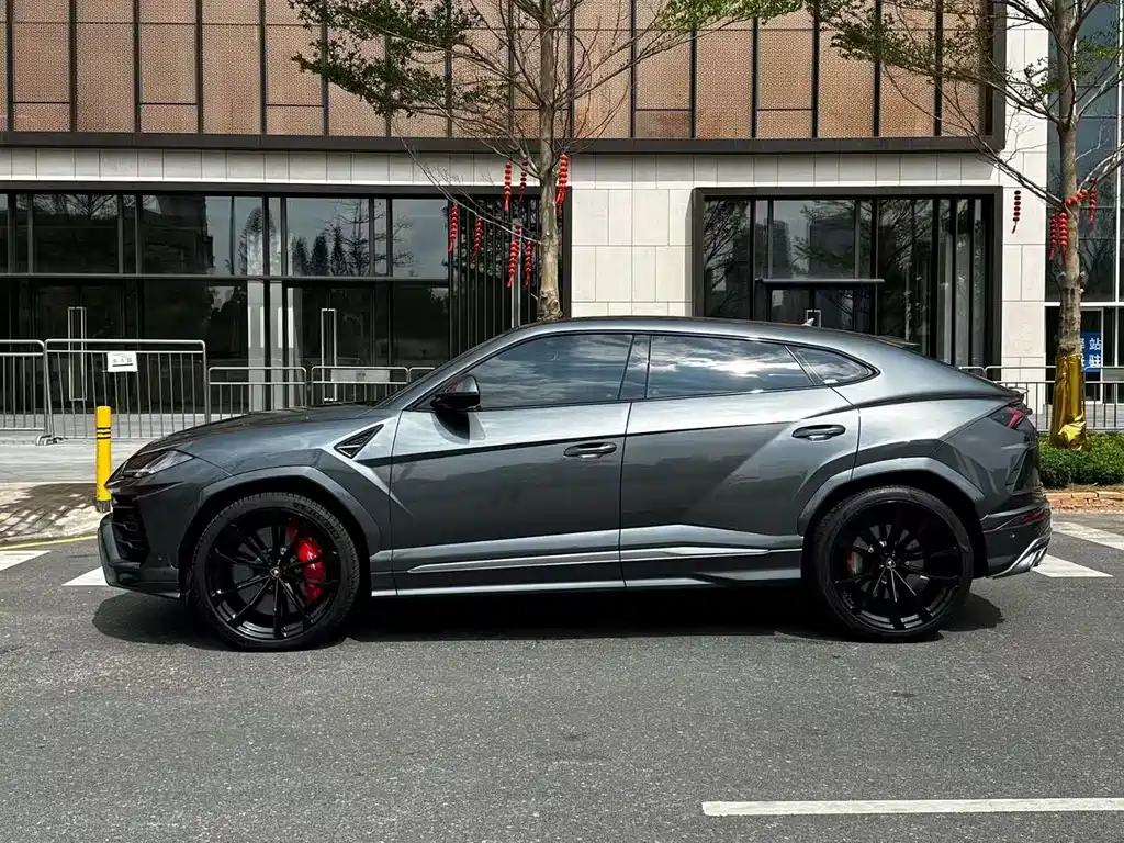 Urus 4.0 T V8