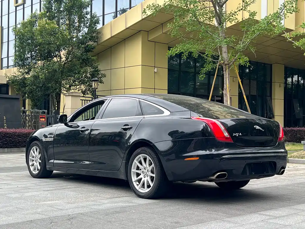 Jaguar XJ 捷豹XJ 2012款 XJL 3.0 伦敦限量版