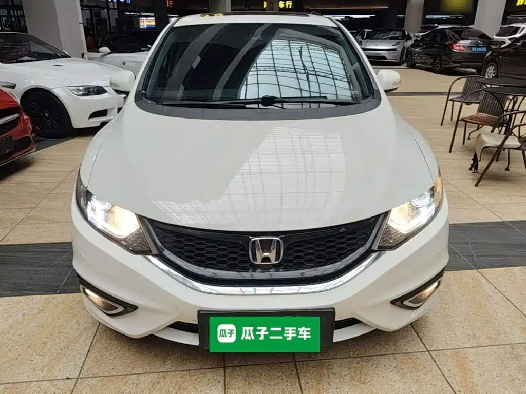 Jade 1.8 L Auto Comfort Elite 5-seat