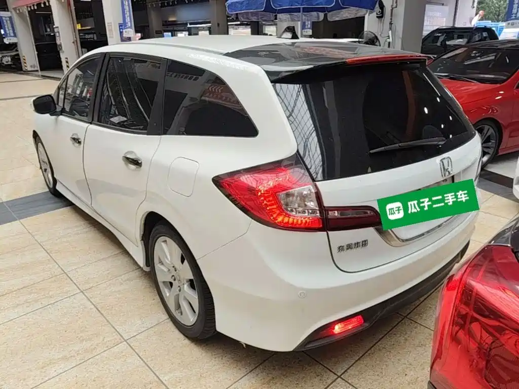 Jade 1.8 L Auto Comfort Elite 5-seat