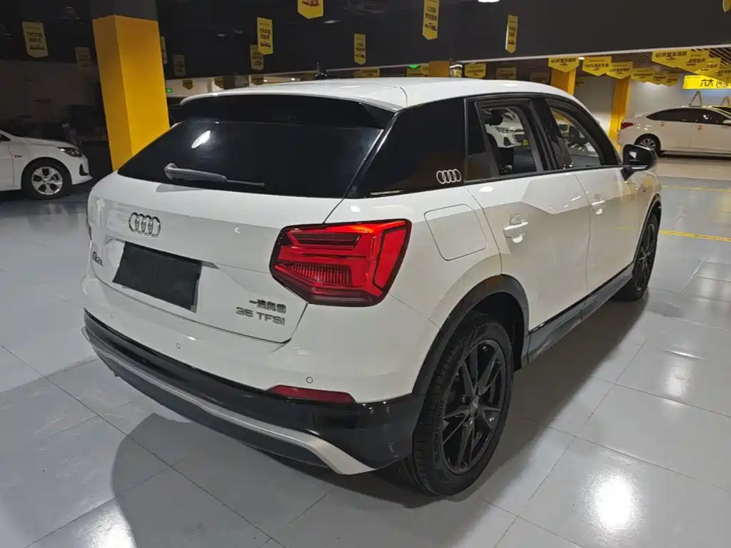 Audi Q2 L 35 TFSI Progressive Dynamic