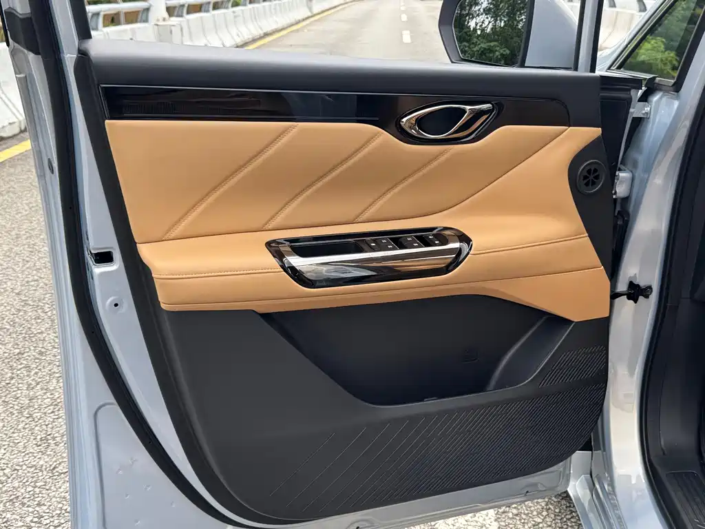 Trumpchi E8 NEV 传祺E8 PHEV 2024款 150 km MAX+