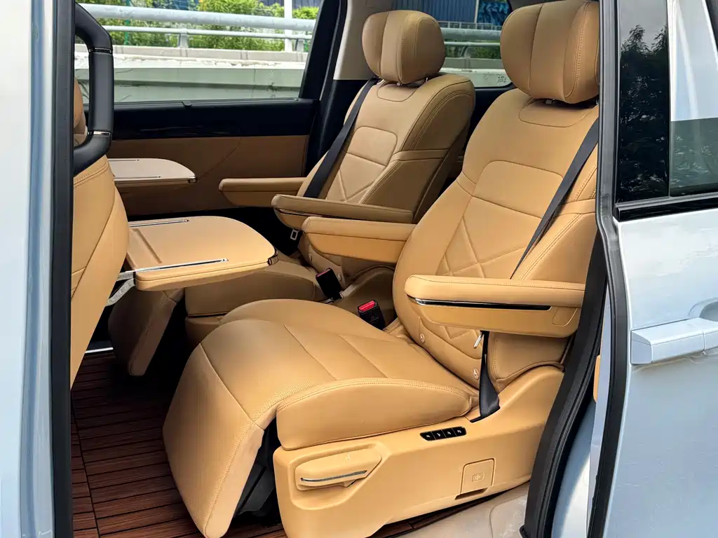 Trumpchi E8 NEV 传祺E8 PHEV 2024款 150 km MAX+