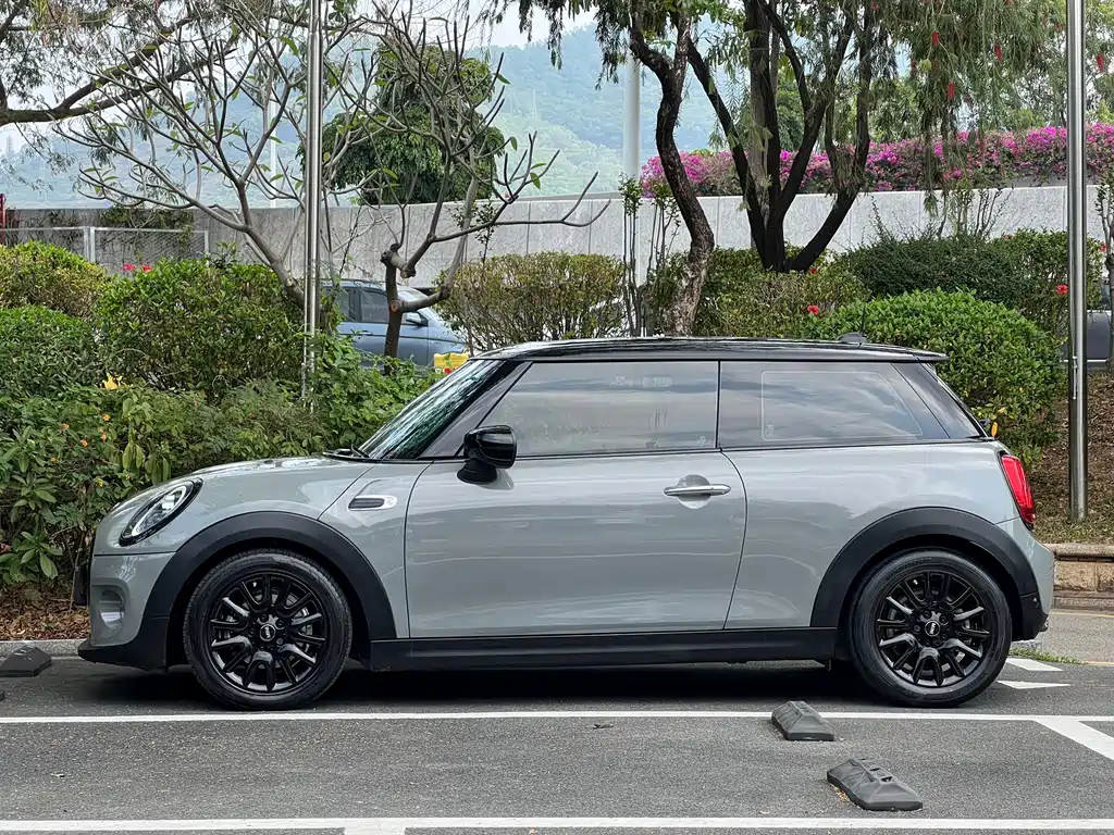 MINI 1.5 T COOPER Classic