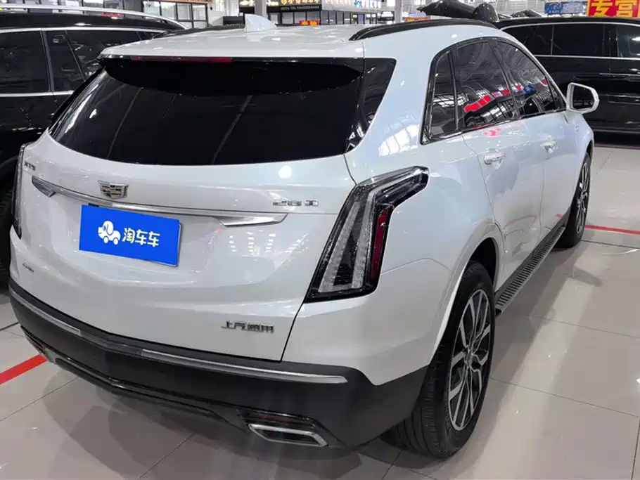 Cadillac XT5 2.0 T 4 WD Luxury (Hummingbird)