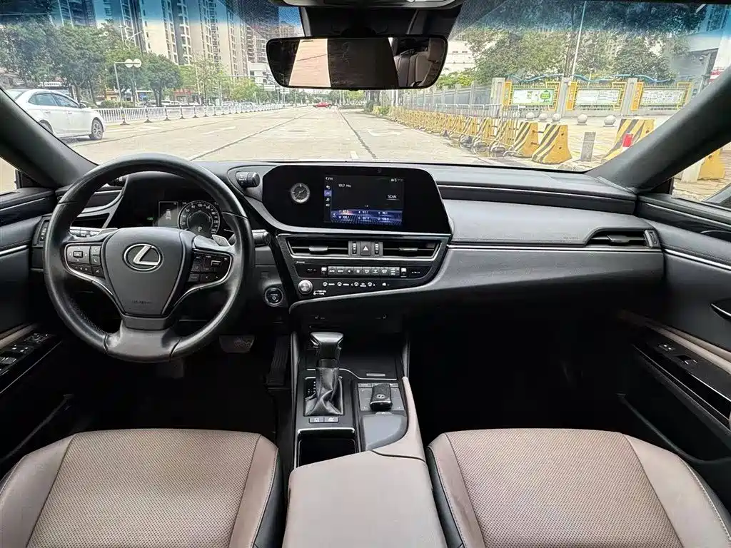 Lexus ES 300 h Premium