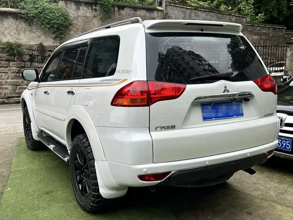 Pajero Sport 3.0 L Auto 4 WD Executive