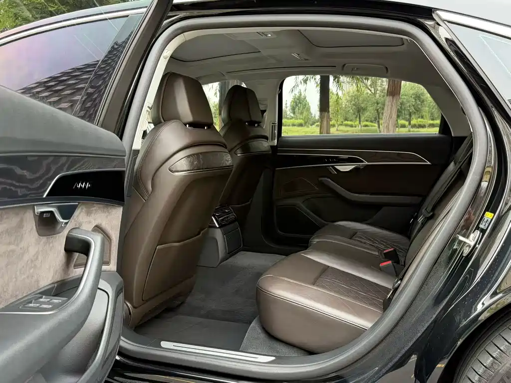 Audi A8 A8 L 50 TFSI quattro Comfort