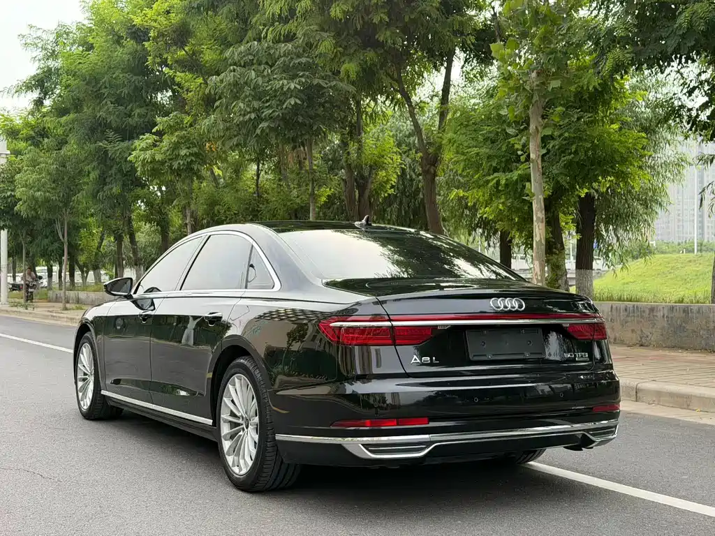 Audi A8 A8 L 50 TFSI quattro Comfort