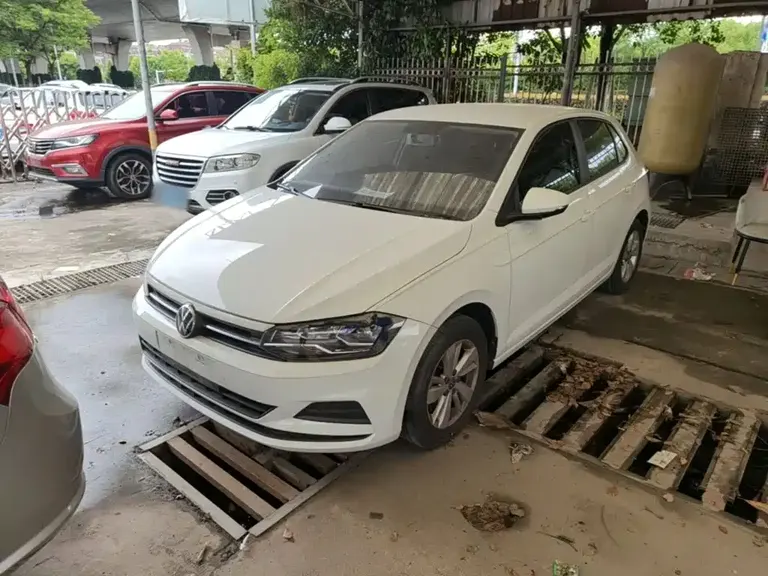 Volkswagen Polo Plus 1.5 L Auto Joyful Living