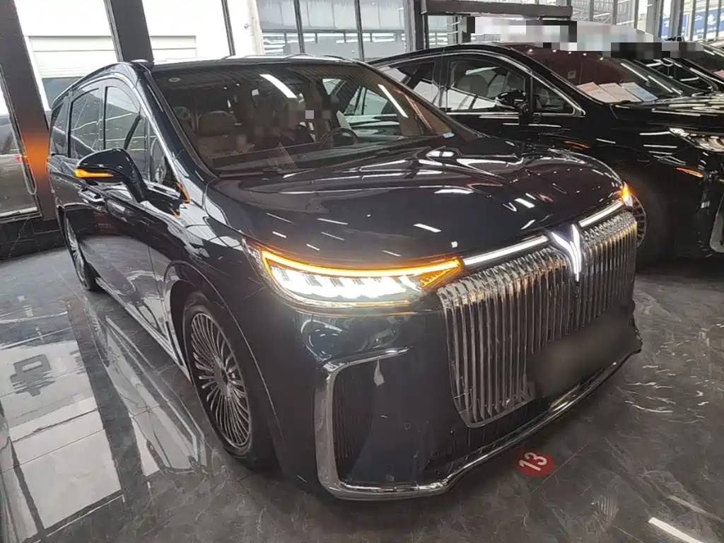 Voyah Dreamer PHEV 4 WD Flagship Kunpeng