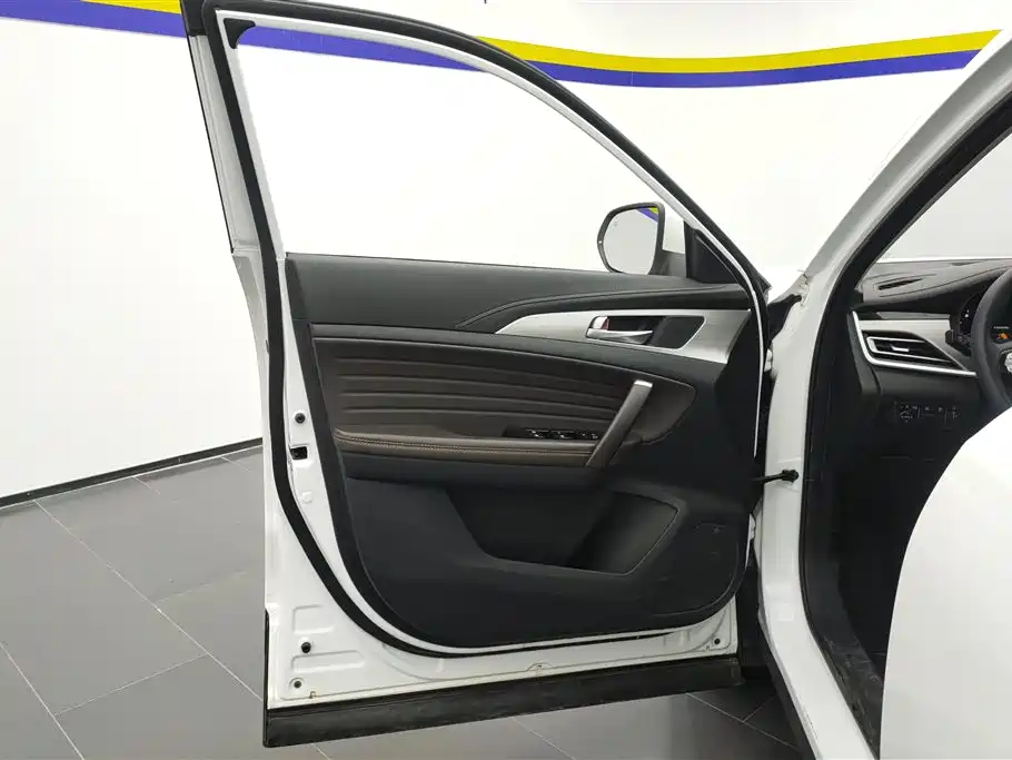 Changan CS35 PLUS 1.6 L Auto Cool Connect
