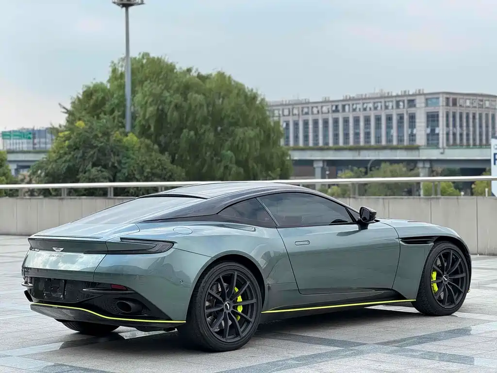 Aston Martin DB11 AMR Glory Limited