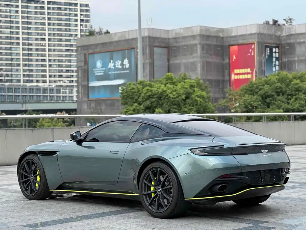 Aston Martin DB11 AMR Glory Limited