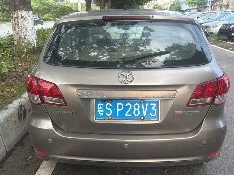 BAIC E Series 北京汽车E系列 2012款 两厢 1.5 L 手动乐尚版