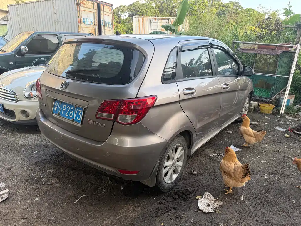 BAIC E Series 北京汽车E系列 2012款 两厢 1.5 L 手动乐尚版
